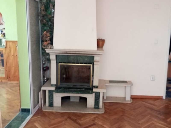 Четиристаен апартамент в Добрич, Център - 118 кв.м за 1119 €/кв.м - Снимка #1