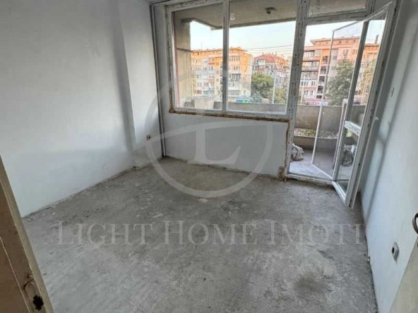 Двустаен апартамент в Пловдив, Център - 60 кв.м за 2125 €/кв.м - Снимка #1