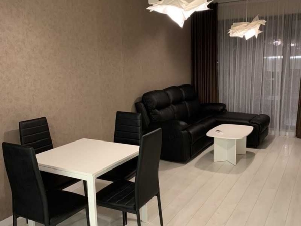 Дава се под наем Двустаен апартамент в София, Оборище - 54 кв.м за 375 € - Снимка #1