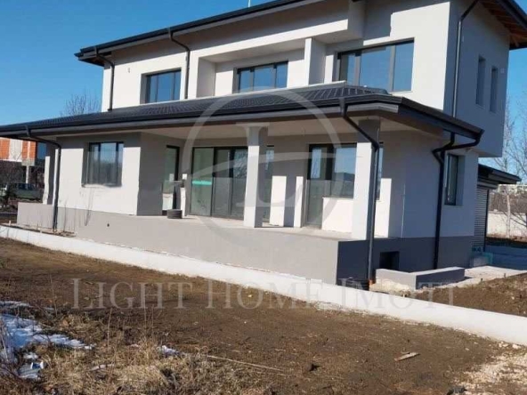 Къща в Пловдив, Остромила - 380 кв.м за 1048 €/кв.м - Снимка #1