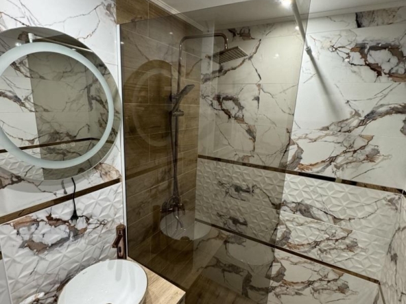 Четиристаен апартамент в Варна, Левски - 96 кв.м за 1771 €/кв.м - Снимка #1