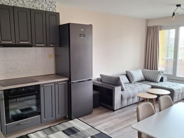 Дава се под наем Тристаен апартамент в София, Младост 2 - 80 кв.м за 800 € - Снимка #1