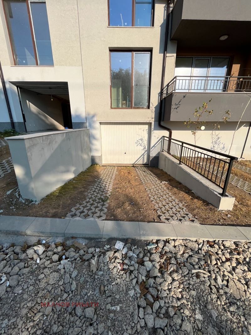 Дава се под наем Гараж / Паркомясто в София, Кръстова вада - 27 кв.м за 127.5 € - Снимка #1