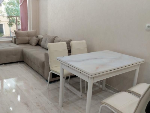 Дава се под наем Двустаен апартамент в Пловдив, Кючук Париж - 65 кв.м за 470 € - Снимка #1