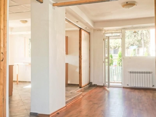 Дава се под наем Етаж от къща в София, Симеоново - 65 кв.м за 613 € - Снимка #1