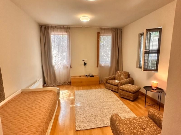 Дава се под наем Двустаен апартамент в Пловдив, Христо Смирненски - 55 кв.м за 332 € - Снимка #1