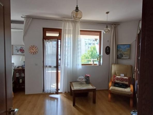 Дава се под наем Двустаен апартамент в Пловдив, Център - 60 кв.м за 382.5 € - Снимка #1