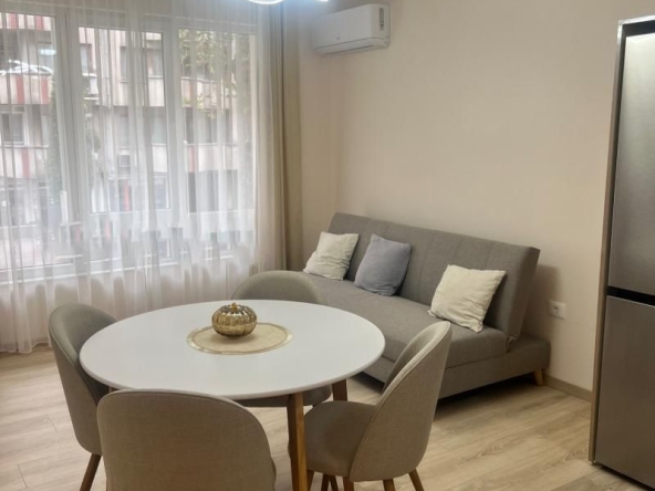 Дава се под наем Двустаен апартамент в Пловдив, Център - 50 кв.м за 700 € - Снимка #1