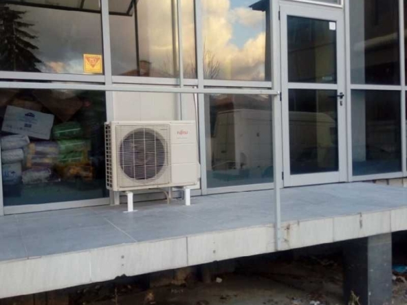 Магазин в Велинград - 75 кв.м за 654 €/кв.м - Снимка #1