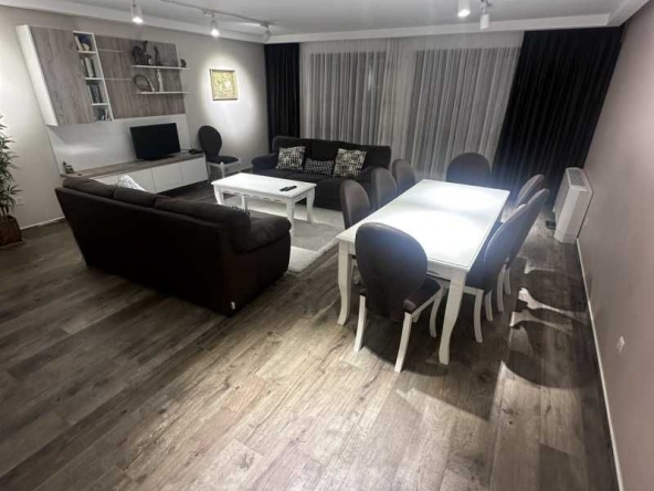 Дава се под наем Тристаен апартамент в София, в.з. Киноцентъра - 120 кв.м за 1020 € - Снимка #1