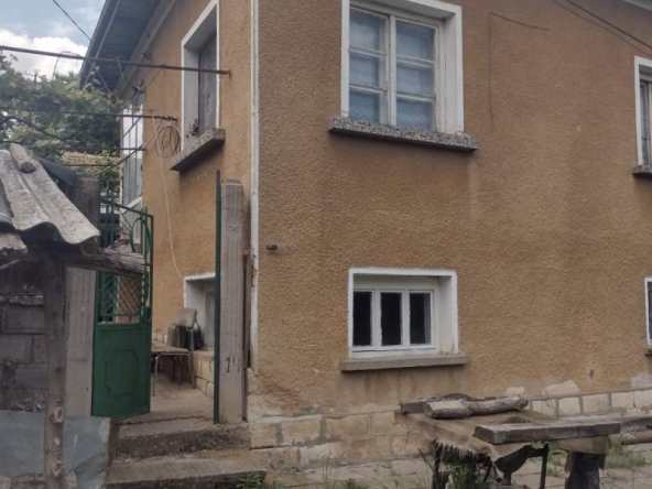 Къща в с. Галатин, Област Враца - 100 кв.м за 255 €/кв.м - Снимка #1