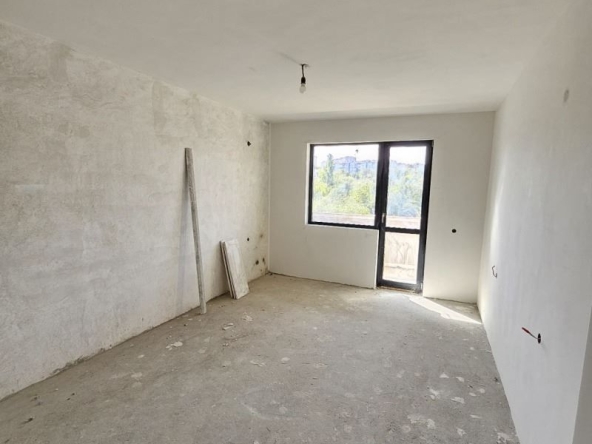 Тристаен апартамент в Плевен, Мара Денчева - 119 кв.м за 925 €/кв.м - Снимка #1