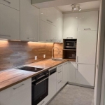 Дава се под наем Тристаен апартамент в София, Център - 79 кв.м за 880 € - Снимка #1