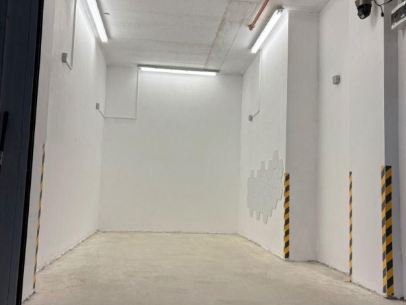 Дава се под наем Гараж / Паркомясто в Пловдив, Кършияка - 16 кв.м за 127.5 € - Снимка #1