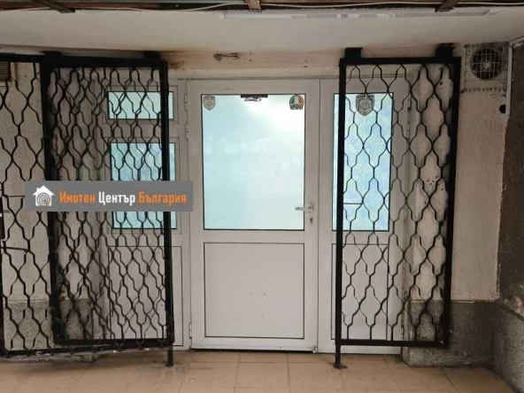 Дава се под наем Магазин в София, Младост 1 - 31 кв.м за 300 € - Снимка #1