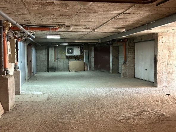 Гараж / Паркомясто в София, Надежда 4 - 18 кв.м за 2167 €/кв.м - Снимка #1