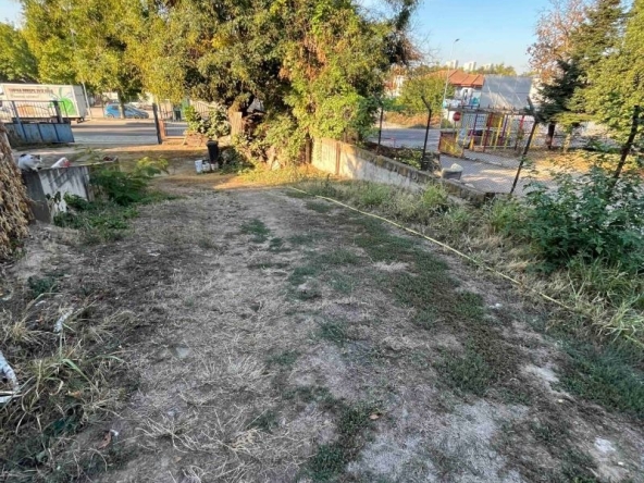 Парцел в Плевен, Индустриална зона - 698 кв.м за 258 €/кв.м - Снимка #1