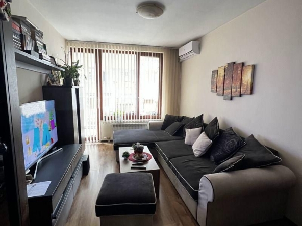 Дава се под наем Двустаен апартамент в София, Дървеница - 80 кв.м за 670 € - Снимка #1