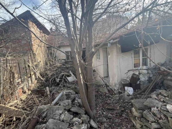 Парцел в Плевен, 9-ти квартал - 249 кв.м за 181 €/кв.м - Снимка #1