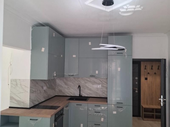 Дава се под наем Тристаен апартамент в София, Лозенец - 90 кв.м за 899 € - Снимка #1