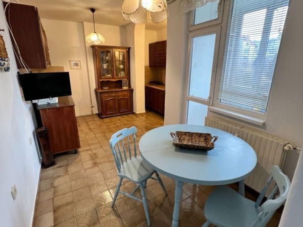 Дава се под наем Тристаен апартамент в София, Хиподрума - 110 кв.м за 613 € - Снимка #1