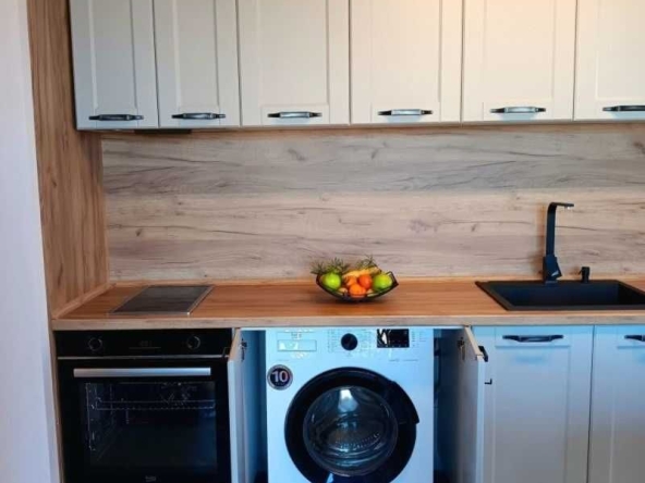 Дава се под наем Тристаен апартамент в София, Изгрев - 96 кв.м за 697.17 € - Снимка #1