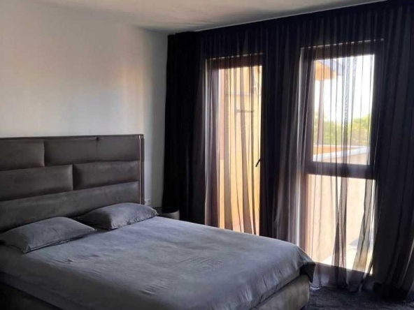 Тристаен апартамент в София, Лагера - 98 кв.м за 703 €/кв.м - Снимка #1