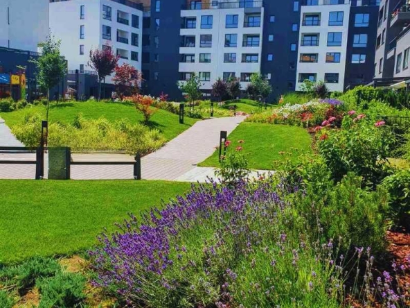 Дава се под наем Двустаен апартамент в София, Кръстова вада - 70 кв.м за 752.25 € - Снимка #1