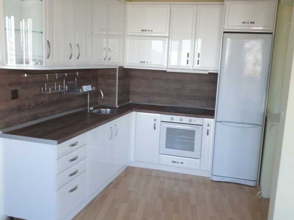 Дава се под наем Тристаен апартамент в София, Люлин 8 - 105 кв.м за 718.08 € - Снимка #1