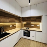 Дава се под наем Тристаен апартамент в София, Зона Б-19 - 72 кв.м за 927.18 € - Снимка #1