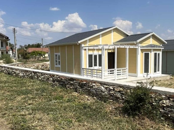 Къща в с. Пелишат, Област Плевен - 70 кв.м за 332 €/кв.м - Снимка #1