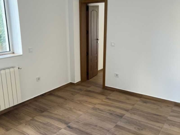 Дава се под наем Четиристаен апартамент в София, Докторски паметник - 108 кв.м за 1275 € - Снимка #1