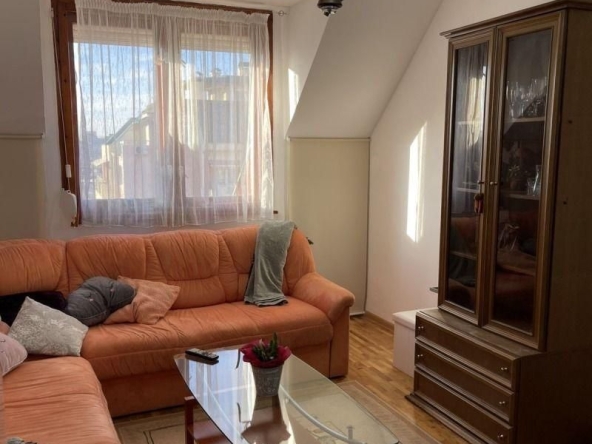 Дава се под наем Тристаен апартамент в София, Младост 1 - 81 кв.м за 647.19 € - Снимка #1