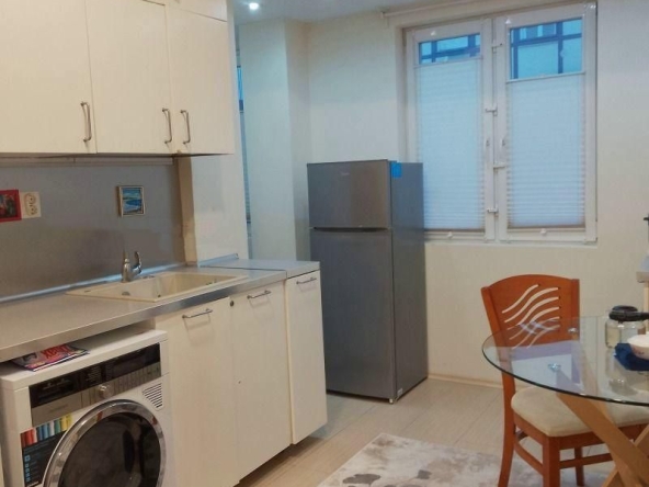 Дава се под наем Двустаен апартамент в София, Оборище - 55 кв.м за 548.25 € - Снимка #1