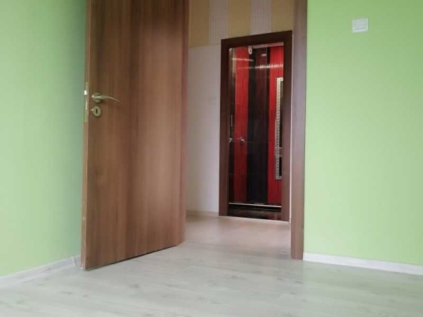 Тристаен апартамент в Пловдив, Тракия - 70 кв.м за 1572 €/кв.м - Снимка #1
