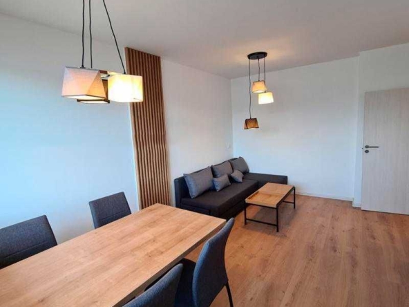 Двустаен апартамент в София, Хаджи Димитър - 76 кв.м за 1961 €/кв.м - Снимка #1