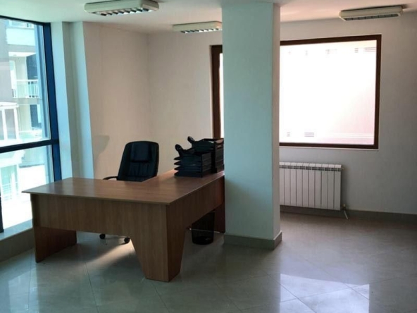 Дава се под наем Офис в Бургас, Лазур - 72 кв.м за 668.1 € - Снимка #1