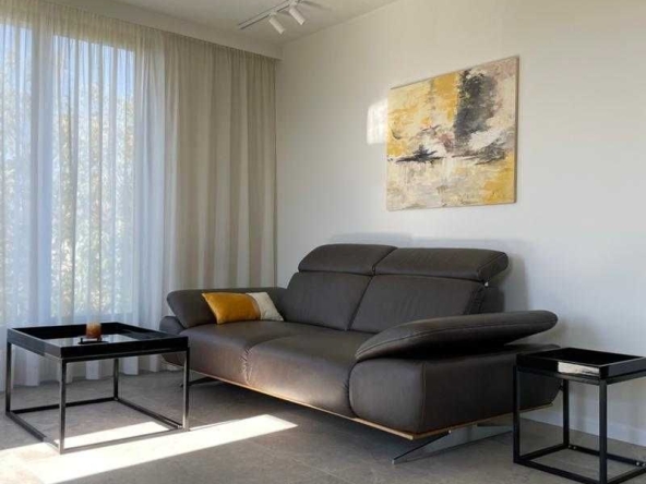 Тристаен апартамент в София, Света Троица - 102 кв.м за 710 €/кв.м - Снимка #1