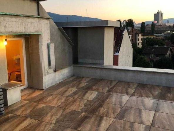 Дава се под наем Едностаен апартамент в София, Триъгълника - 55 кв.м за 306 € - Снимка #1