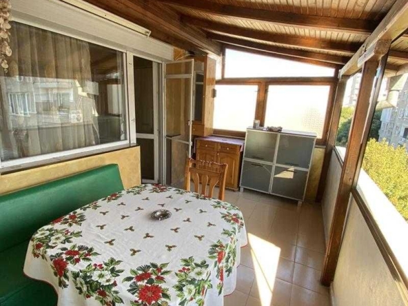 Дава се под наем Тристаен апартамент в Бургас, Център - 92 кв.м за 350 € - Снимка #1