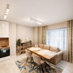 Дава се под наем Тристаен апартамент в Пловдив, Център - 90 кв.м за 847.62 € - Снимка #1