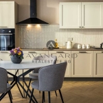 Двустаен апартамент в Пловдив, Кършияка - 77 кв.м за 2791 €/кв.м - Снимка #1