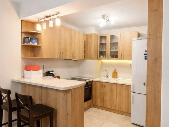 Дава се под наем Двустаен апартамент в Пловдив, Гагарин - 70 кв.м за 458.49 € - Снимка #1