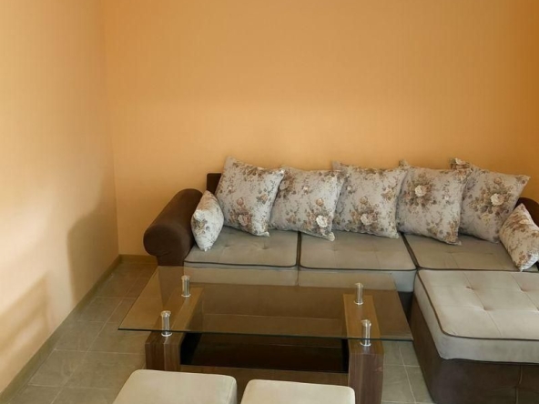 Дава се под наем Етаж от къща в Пловдив, Кършияка - 80 кв.м за 561 € - Снимка #1