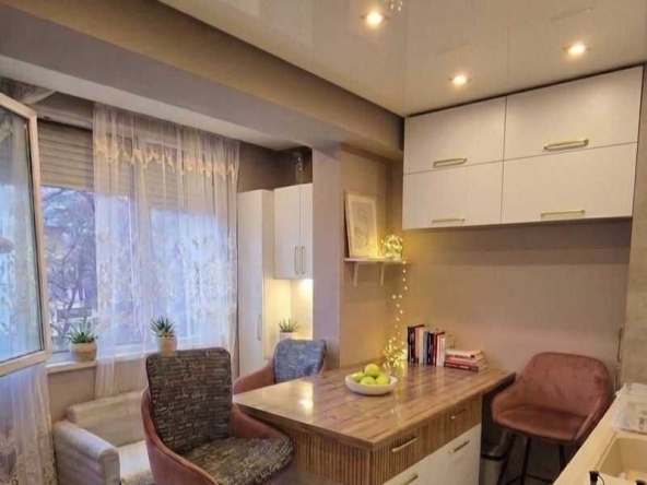 Двустаен апартамент в Пловдив, Център - 60 кв.м за 1114 €/кв.м - Снимка #1