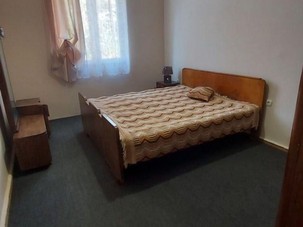 Дава се под наем Тристаен апартамент в София, Център - 110 кв.м за 698.19 € - Снимка #1