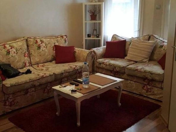 Дава се под наем Тристаен апартамент в София, Хладилника - 82 кв.м за 800 € - Снимка #1