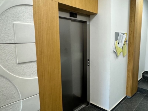 Тристаен апартамент в София, Малинова долина - 161 кв.м за 1414 €/кв.м - Снимка #1