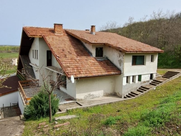 Хотел в Никопол - 860 кв.м за 349 €/кв.м - Снимка #1