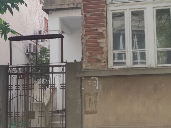 Къща в Плевен, Идеален център - 194 кв.м за 1160 €/кв.м - Снимка #1